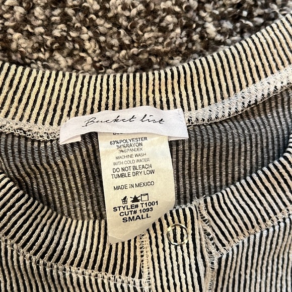 Bucketlist Women's Long Sleeve Henley - Small - Picture 7 of 7